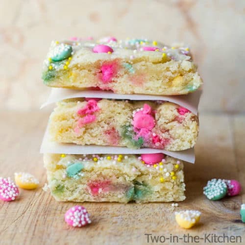 https://www.prettymyparty.com/wp-content/uploads/2015/04/Mothers-DayMelty-Mint-Sugar-Cookie-Bars-Recipe-500x500.jpg