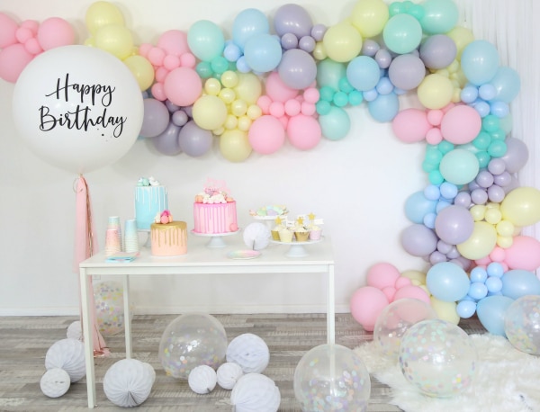 décoration ballon anniversaire simple  Pastel balloons, Pastel party,  Balloons