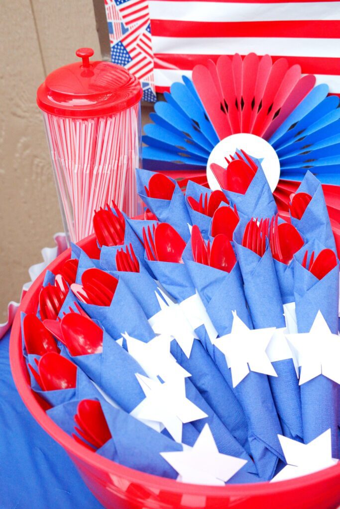DIY patriotic napkin rings for a 4th of July party