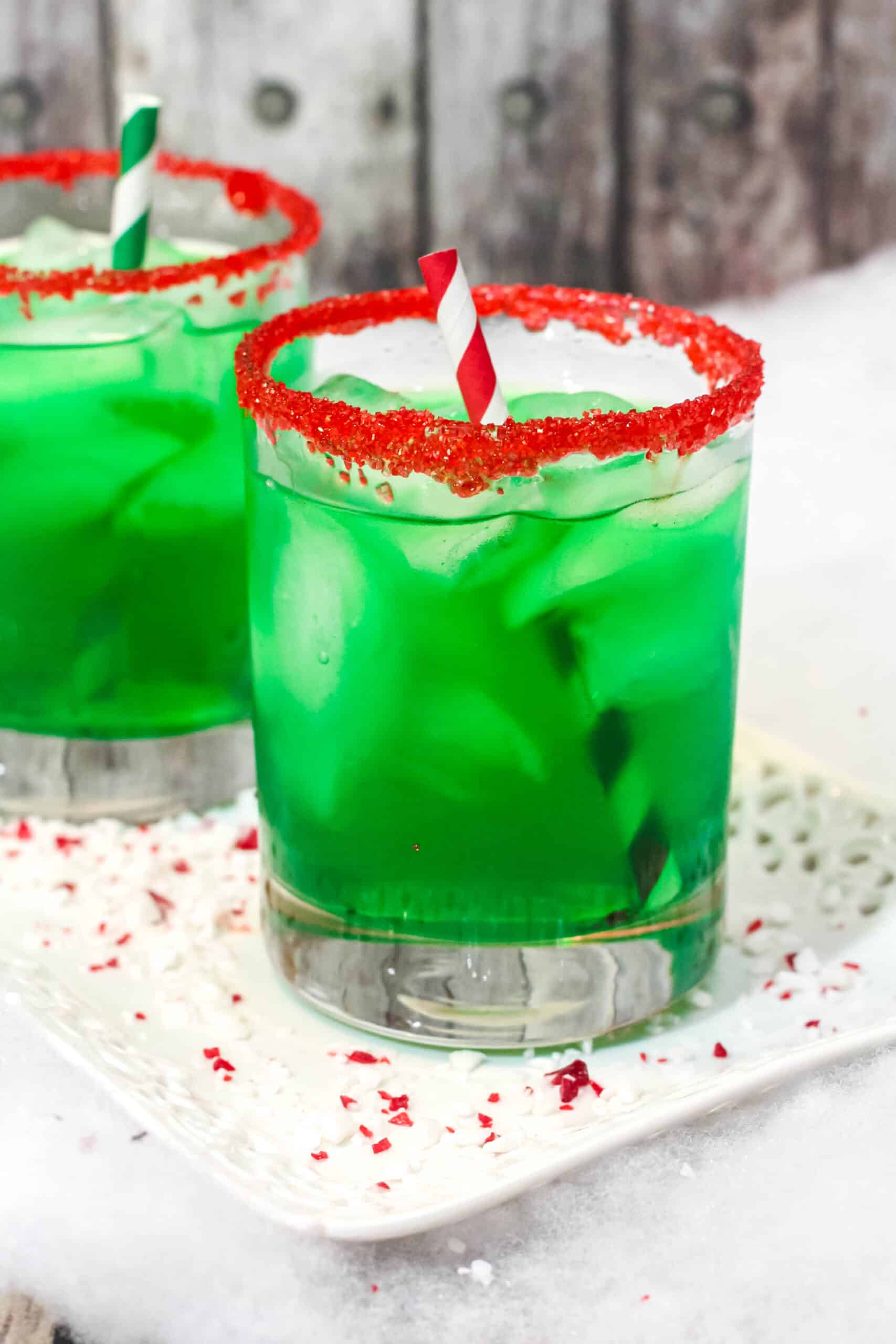 Easy Grinch Punch Recipe for a Ginch-themed party! 