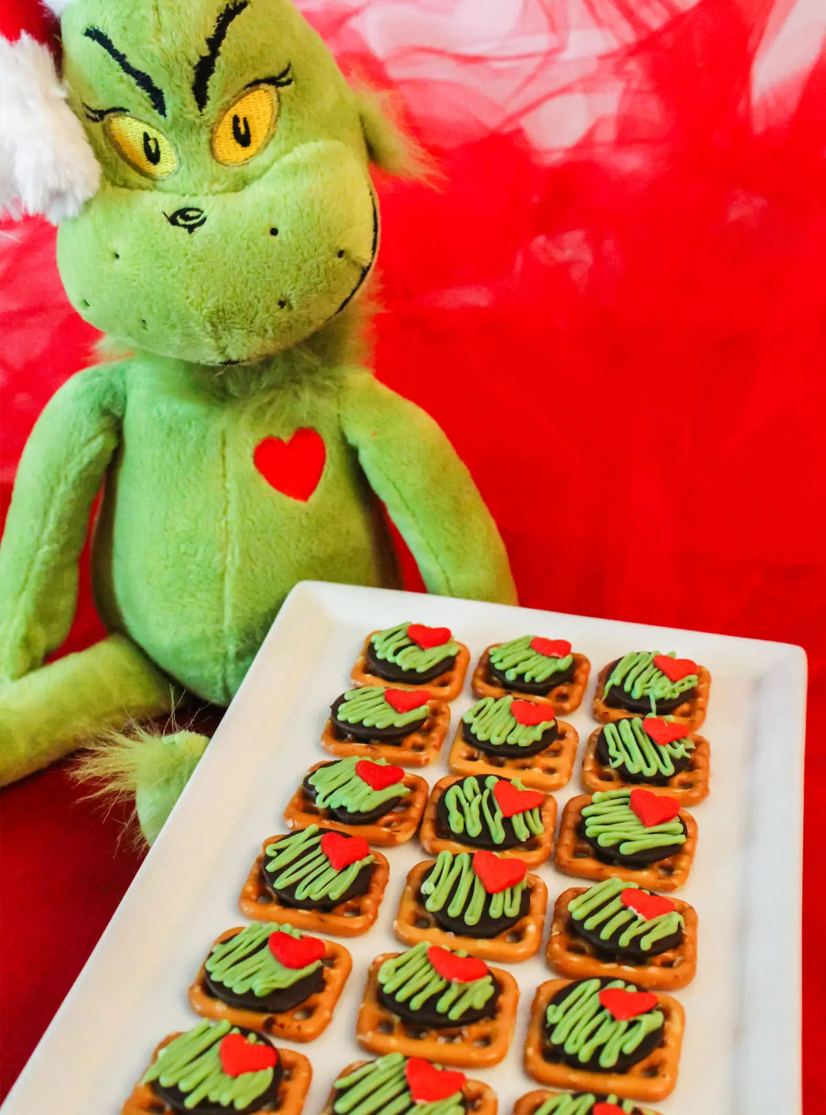 Grinch pretzel bites for a Grinch themed party